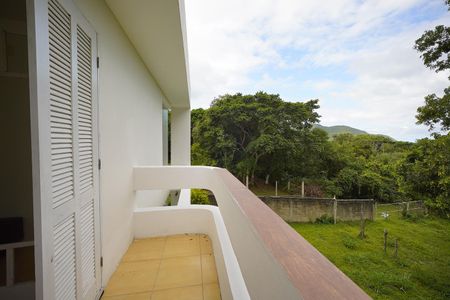 Casa para alugar com 150m², 2 quartos e 2 vagas Casa para alugar com 150m², 2 quartos e 2 vagasVaranda do quarto 2