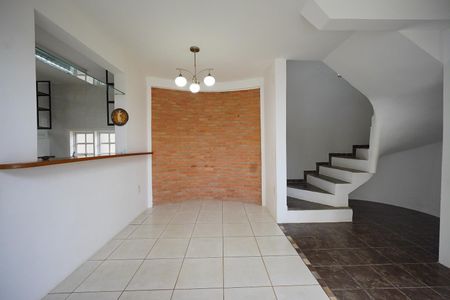 Casa para alugar com 150m², 2 quartos e 2 vagas Casa para alugar com 150m², 2 quartos e 2 vagasSala