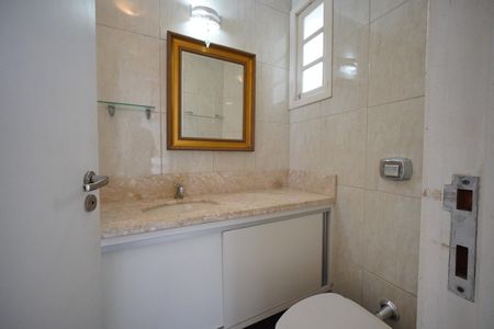 Casa para alugar com 150m², 2 quartos e 2 vagas Casa para alugar com 150m², 2 quartos e 2 vagasBanheiro