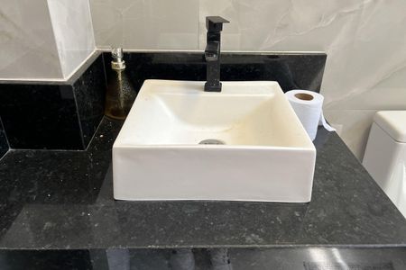 Apartamento para alugar com 55m², 2 quartos e sem vagaBanheiro