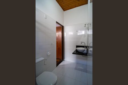 Casa para alugar com 180m², 3 quartos e 1 vaga Casa para alugar com 180m², 3 quartos e 1 vagaBanheiro da Suíte 2