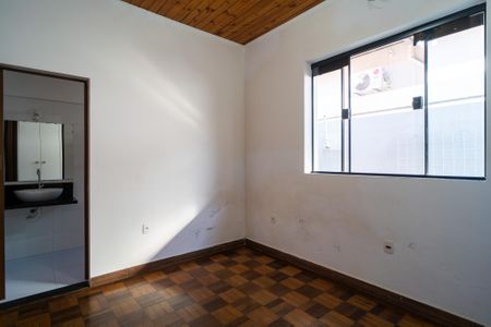 Casa para alugar com 180m², 3 quartos e 1 vaga Casa para alugar com 180m², 3 quartos e 1 vagaSuíte