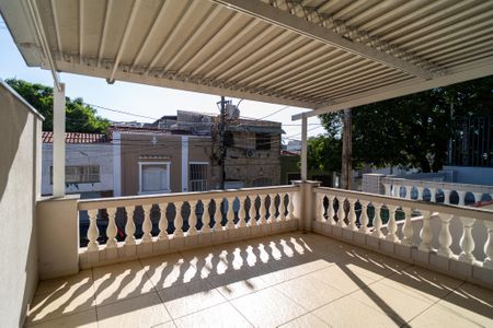 Casa para alugar com 180m², 3 quartos e 1 vaga Casa para alugar com 180m², 3 quartos e 1 vagaSacada