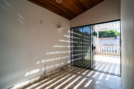 Casa para alugar com 180m², 3 quartos e 1 vaga Casa para alugar com 180m², 3 quartos e 1 vagaSacada