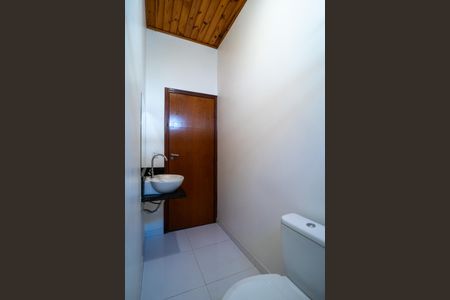 Casa para alugar com 180m², 3 quartos e 1 vaga Casa para alugar com 180m², 3 quartos e 1 vagaBanheiro