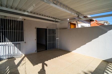 Casa para alugar com 180m², 3 quartos e 1 vaga Casa para alugar com 180m², 3 quartos e 1 vagaSacada