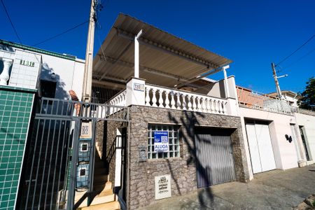 Casa para alugar com 180m², 3 quartos e 1 vaga Casa para alugar com 180m², 3 quartos e 1 vagaFachada