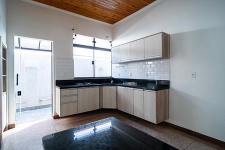 Casa para alugar com 180m², 3 quartos e 1 vaga Casa para alugar com 180m², 3 quartos e 1 vagaCozinha