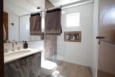 Casa para alugar com 90m², 3 quartos e 5 vagasBanheiro