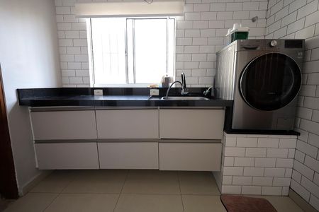 Casa para alugar com 90m², 3 quartos e 5 vagasÁrea de Serviço