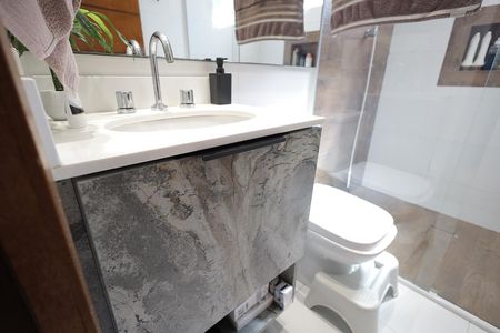 Casa para alugar com 90m², 3 quartos e 5 vagasBanheiro