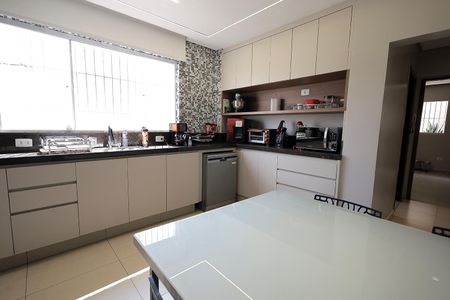 Casa para alugar com 90m², 3 quartos e 5 vagasCozinha