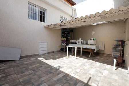 Casa para alugar com 90m², 3 quartos e 5 vagasQuintal