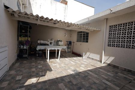 Casa para alugar com 90m², 3 quartos e 5 vagasQuintal