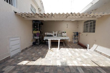 Casa para alugar com 90m², 3 quartos e 5 vagasQuintal