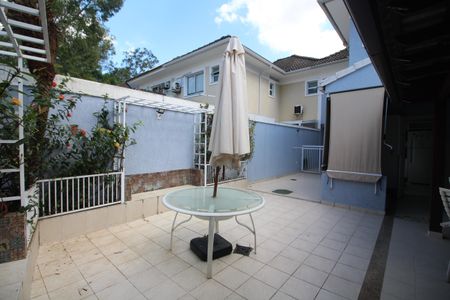 Casa de condomínio para alugar com 150m², 3 quartos e 3 vagasÁrea Externa