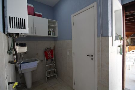 Casa de condomínio para alugar com 150m², 3 quartos e 3 vagasÁrea de Serviço