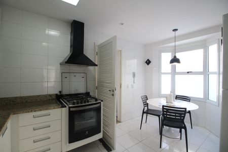 Casa de condomínio para alugar com 150m², 3 quartos e 3 vagasCozinha