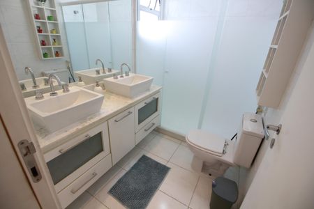 Casa de condomínio para alugar com 150m², 3 quartos e 3 vagasQuarto 3 - Suíte 2
