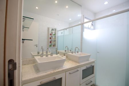 Casa de condomínio para alugar com 150m², 3 quartos e 3 vagasQuarto 3 - Suíte 2
