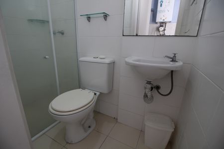 Casa de condomínio para alugar com 150m², 3 quartos e 3 vagasBanheiro de Serviço