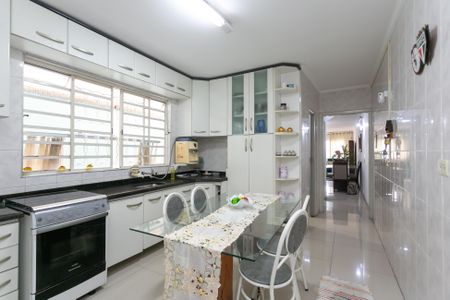 Casa à venda com 167m², 3 quartos e 3 vagasCozinha 