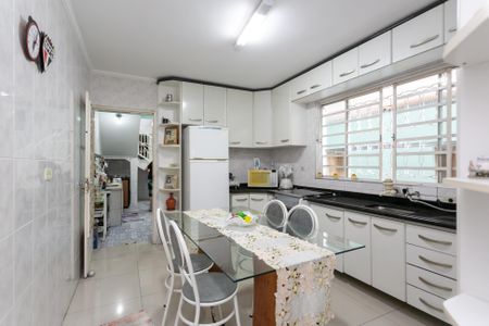 Casa à venda com 167m², 3 quartos e 3 vagasCozinha 