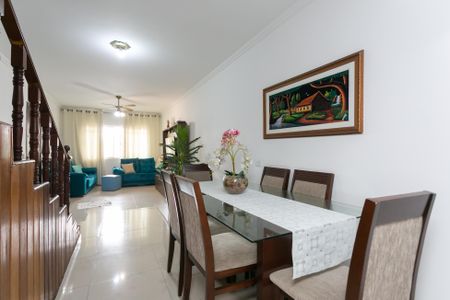 Casa à venda com 167m², 3 quartos e 3 vagasSala