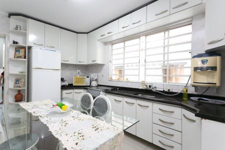 Casa à venda com 167m², 3 quartos e 3 vagasCozinha 