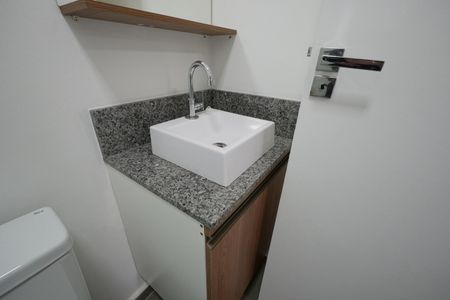 Banheiro de kitnet/studio para alugar com 1 quarto, 18m² em Vila Mariana, São Paulo