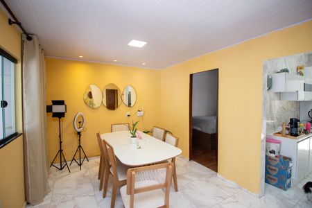 Casa para alugar com 159m², 3 quartos e 2 vagas Casa para alugar com 159m², 3 quartos e 2 vagasSala