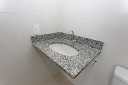 Apartamento à venda com 45m², 2 quartos e sem vaga Apartamento à venda com 45m², 2 quartos e sem vagaBanheiro