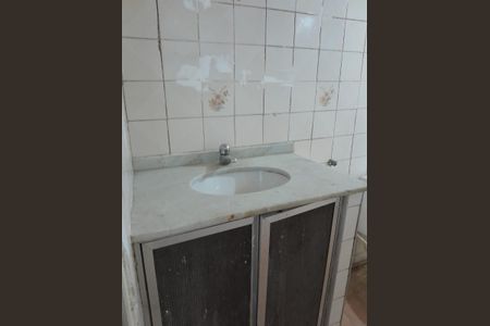 Banheiro de casa para alugar com 2 quartos, 70m² em Higienópolis, Rio de Janeiro