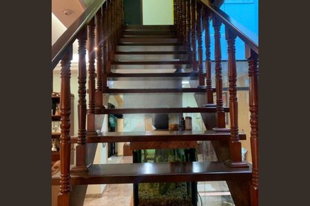 Casa à venda com 4 quartos, 297m² em Vila Scarpelli, Santo André