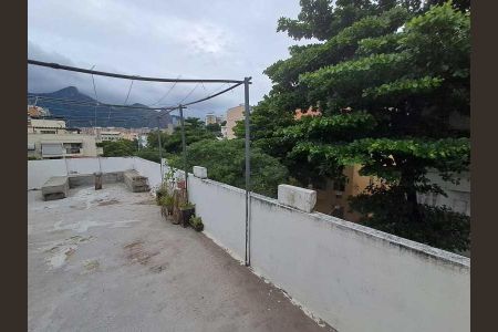 Casa à venda com 150m², 2 quartos e sem vaga