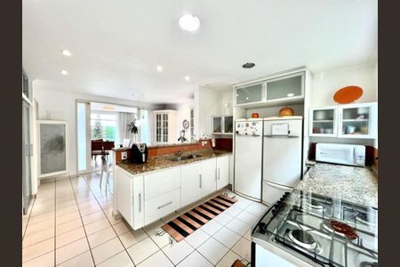 Casa à venda com 460m², 4 quartos e 4 vagas