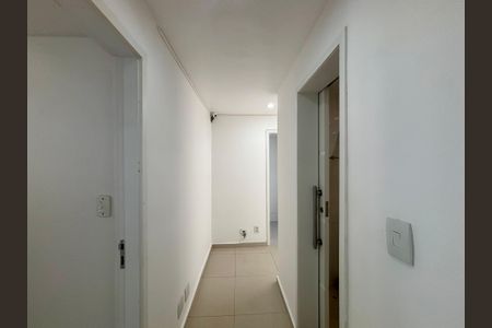Apartamento à venda com 110m², 3 quartos e 1 vagaCorredor de acesso aos quartos