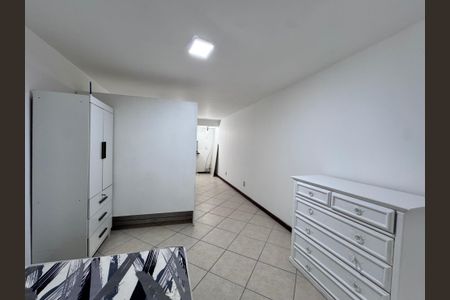 Quarto de apartamento para alugar com 1 quarto, 40m² em Vargem Grande, Rio de Janeiro