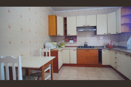 Apartamento para alugar com 120m², 2 quartos e 1 vaga Apartamento para alugar com 120m², 2 quartos e 1 vagaCozinha - Armários
