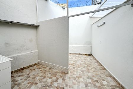 Área de Serviço de casa para alugar com 4 quartos, 200m² em Ana Lúcia, Belo Horizonte