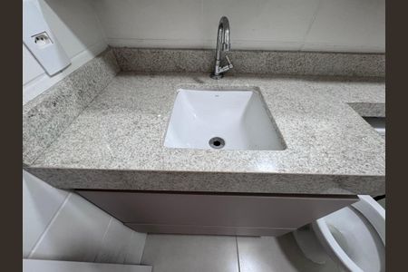 Apartamento para alugar com 70m², 2 quartos e 1 vaga Apartamento para alugar com 70m², 2 quartos e 1 vagaBanheiro Social
