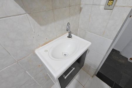 Banheiro Social  de kitnet/studio para alugar com 1 quarto, 20m² em Vila Clementino, São Paulo