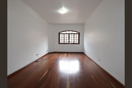 Casa à venda com 211m², 3 quartos e 4 vagasSala