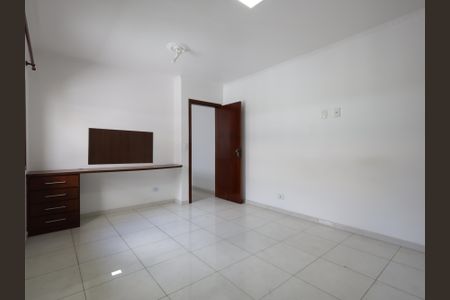 Casa à venda com 211m², 3 quartos e 4 vagasSuíte 1