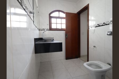 Casa à venda com 211m², 3 quartos e 4 vagasBanheiro da Suíte 1