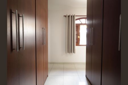 Casa à venda com 211m², 3 quartos e 4 vagasCloset da suíte 1