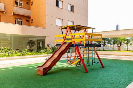 Apartamento à venda com 74m², 2 quartos e 2 vagas Apartamento à venda com 74m², 2 quartos e 2 vagasÁrea comum - Playground