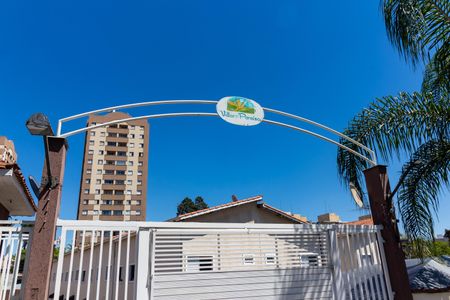 Casa de condomínio para alugar com 55m², 2 quartos e 1 vaga Casa de condomínio para alugar com 55m², 2 quartos e 1 vagaFachada