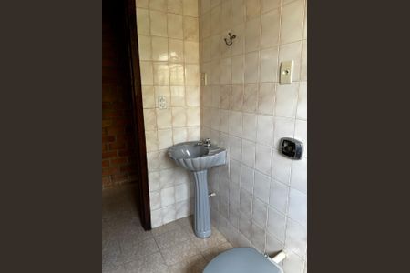 Casa para alugar com 180m², 3 quartos e 5 vagas Casa para alugar com 180m², 3 quartos e 5 vagasBanheiro