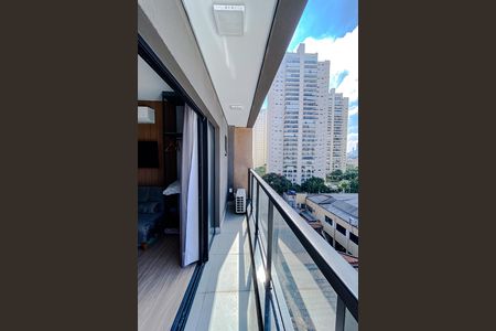 Studio à venda com 33m², 1 quarto e sem vaga Studio à venda com 33m², 1 quarto e sem vagaVaranda